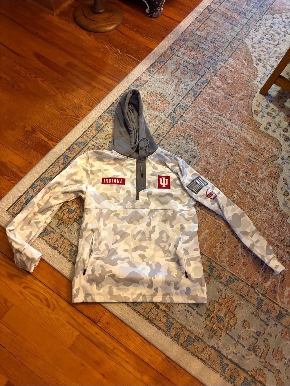 Colosseum Indiana Camo Pullover Hoodie - White, Gray, Tan